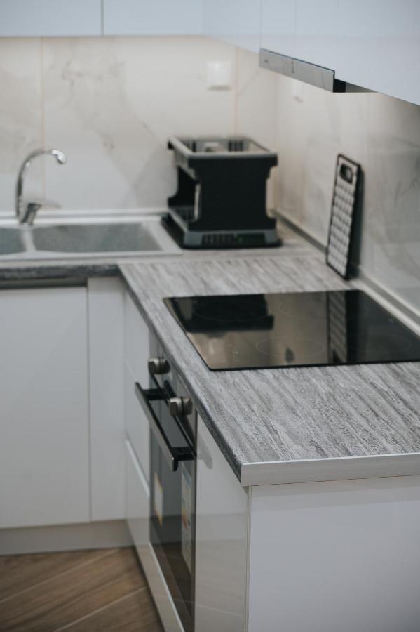 Comfy And Stylish Apartment เทสซาโลนิกิ ภายนอก รูปภาพ